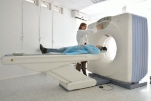 Mai multe computere tomograf şi aparate RMN ajung în spitale în acest an