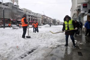 FOTOREPORTAJ: Bacăul, după prima zăpadă