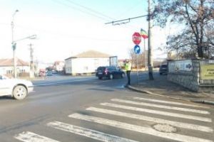 Razie în trafic la Cluj-Napoca! Mai mulţi şoferi au rămas fără permis, iar peste 20 de pietoni au fost amendaţi în doar câteva ore FOTO