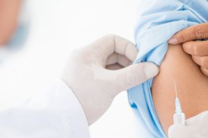 Gripa a făcut primele victime din acest sezon. O femeie din Bucureşti şi un copil din Sălaj au murit în urma complicaţiilor bolii