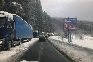 Vreme face ravagii în România. O persoană a murit, drumuri închise şi zeci de mii de oameni fără energie electrică