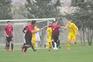 În a doua partidă amicală Under 17, Turcia – România 0-0, aiudeanul Raul Şteau, printre titulari