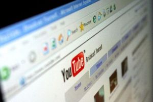 YouTube schimbă regulile: Programul care le permite creatorilor de videoclipuri să obţină bani din filmele pe care le postează