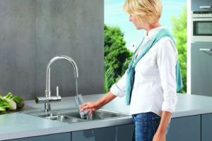 Descopera performanta uimitoarelor baterii de bucatarie cu actionare printr-o simpla atingere  (P)