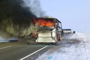 ACCIDENT GROAZNIC pe autostradă! Peste 50 de persoane AU ARS DE VII