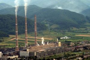 Un munte de cărbune care trebuia să aprovizioneze termonecntrala Mintia, FURAT şi vândut la negru