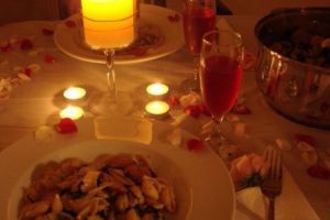 Germanii sunt CEI MAI ROMANTICI europeni. Folosirea LUMÂNĂRILOR, rezultat NEAȘTEPTAT al unui sondaj