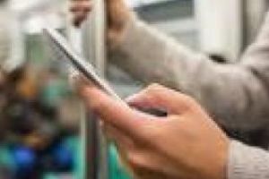 O ţară din UE a interzis cuvântul ”smartphone”. Cum i se va spune de acum