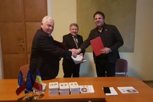 FOTO Premieră: Parteneriat între Biblioteca Judeţeană Alba şi Academia Română – Filiala Timişoara, semnat cu prilejul Zilei Culturii Naţionale
