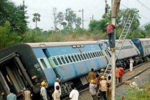 TRAGEDIE după ce un TREN a DERAIAT. Cinci persoane şi-au PIERDUT VIAȚA. Anunţul primarului pe Twitter