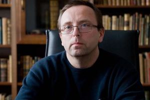 Cine este afaceristul care vrea Hotelul Dacia. Conexiuni cu mafia?