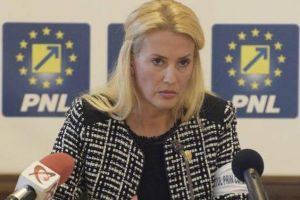 Parlamentarilor nu trebuie să le fie frică de Dragnea sau să voteze cum vrea acest condamnat