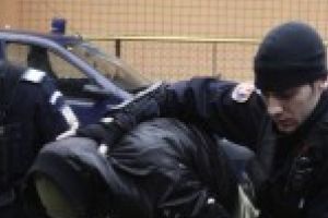 Un tanar care a comis mai multe furturi in 2016 a ajuns dupa gratii