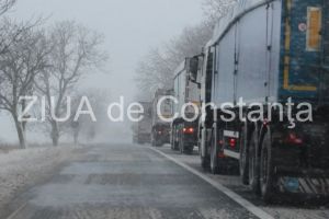 Mai multe drumuri din judetul Tulcea sunt inchise. In judetul Constanta sunt restrictii de trafic pe doua drumuri nationale