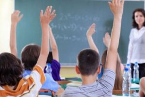 Modificări IMPORTANTE în sistemul de ÎNVĂTĂMÂNT! De ce OBLIGAȚII sunt SCUTIȚI educatorii şi învăţătorii