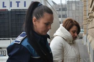 Duhul blândeţii: Curtea de Apel a redus la un an interdicţia de a preda pentru Camelia Dalai, profesoara prinsă că vindea examene la FMF Oradea