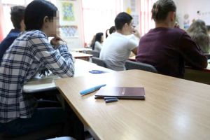 Un preot ar fi fost filmat in timp ce se masturba in fata copiilor carora le preda religie