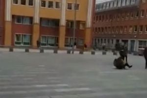  Furtună EXTREMĂ în Olanda! Oamenii, LUAȚI de vânt - VIDEO ȘOCANT 