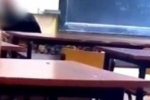 O noua scena socanta in Romania / Un profesor de religie este acuzat ca s-a masturbat in fata unei eleve