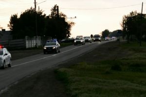 Poliţiştii, descinderi în forţă în comuna Apa. Zeci de persoane luate la întrebări şi sancţiuni de mii de lei