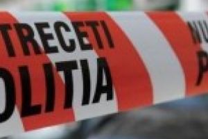 Un barbat a ajuns in arest dupa ce si-a mutilat fiica vitrega pe fata cu un cutter