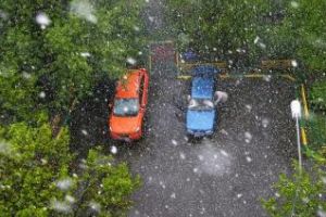 Urmează un weekend cu ninsori şi lapoviţă. Toată ţara e afectată