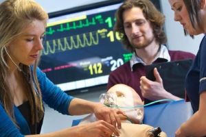 Facultate de medicină generală, în pregătire la Târnăveni!