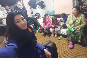 Filantropie în doi: Un cuplu de orădeni şi-au făcut o datorie din a-i ajuta pe nevoiaşi (VIDEO)