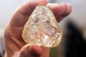 Diamantele se vor ieftini pentru ca nu se bucura de aprecierea generatiei milenialilor