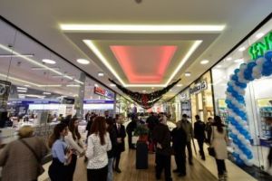 Shopping-ul poate deveni BOALĂ! Cum ajungi CUMPĂRĂTOR COMPULSIV