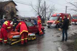 FOTO: Accident cu doi răniţi cod galben în Sântana de Mureş