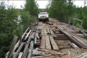 CEL MAI PERICULOS POD din Siberia poate ADUCE MOARTEA în orice secundă. O SINGURĂ EROARE şi urmează mesajul de ADIO! Foto+video