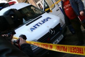Un om al străzii a fost găsit decedat într-un imobil de pe Aurel Vlaicu