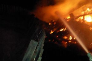 Incendiu la o casă din localitatea Geoagiu de Sus