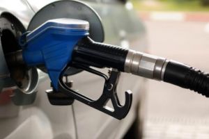 În România, carburanţii s-au scumpit cu 3%, în doar două săptămâni