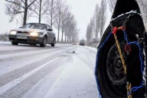 Te-a prins iarna pe şosea? IATĂ ce trebuie să faci