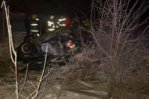 O femeie şi-a pierdut viaţa, într-un grav accident produs de soţul băut al acesteia