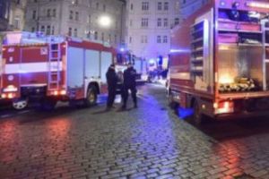 Hotel de patru stele, cuprins de FLĂCĂRI la Praga. Doi oameni nu au mai putut fi salvaţi