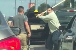 PSIHOPATUL de pe CENTURĂ. A BĂTUT un ȘOFER cu o ȚEAVĂ