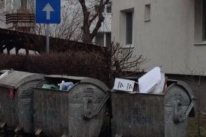 VIDEO: N-au făcut mai nimic timp de o lună: Aleea Ion Mihuţ rămâne Aleea Gunoaielor!