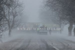 Se strica iar vremea la Constanta. Meteorologii au emis cod galben. Utilajele de deszapezire, pregatite sa intervina  