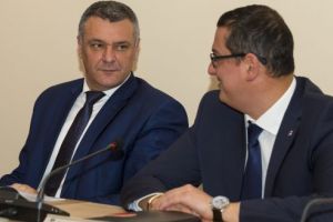RĂZBOIUL DECLARAȚIILOR, ÎN PRIMĂRIA DEVA. Mareş: „Tibi Balint conduce de facto Primăria Deva”. Oancea: „Sunt doar aberaţii şi intoxicări”