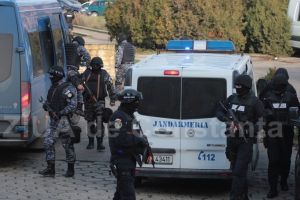 Peste 100 de ani de inchisoare: Judecatorii redeschid dosarul celei mai mari cantitati de droguri descoperite in Romania