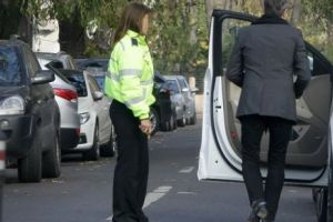 Bucureştean condamnat penal după ce şi-a mutat maşina 5 metri în parcare