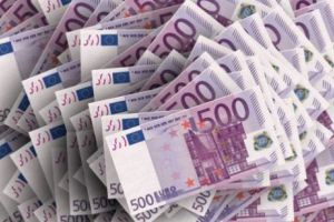 Un MILIARDAR a fost JEFUIT în plină stradă