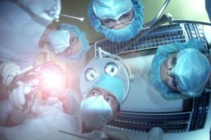 Premieră în lumea medicală: medicii au făcut două transplanturi de faţă la acelaşi pacient