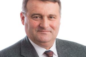 Marinel Jurjescu, primarul comunei Şiştarovăţ, se alătură edililor care solicită sprijin financiar de la CJA