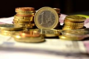 Leul continuă să cadă. Unde s-ar putea opri