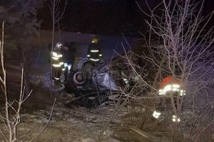 O femeie şi-a pierdut viaţa într-un grav accident produs de soţul ei care s-a urcat băut ...