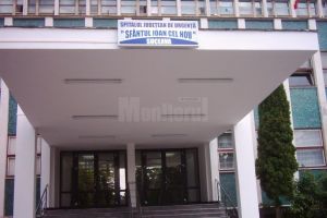 Beat la volan, s-a angajat într-o urmărire cu poliţia şi a ajuns la spital